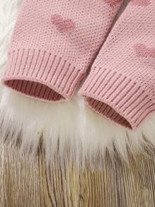 SHEIN Playful Pals 两件套粉色女婴毛衣套装 - 圆领爱心提花上衣+裤子，时尚甜美女婴爱心套装两件套冬季女婴针织保暖套装秋冬季女婴服装冬季套装女婴秋季服装秋季服装冬季服装女婴秋季毛衣套装可爱女婴长款粉色针织毛衣和裤子套装，圆领设计粉色爱心针织毛衣套装