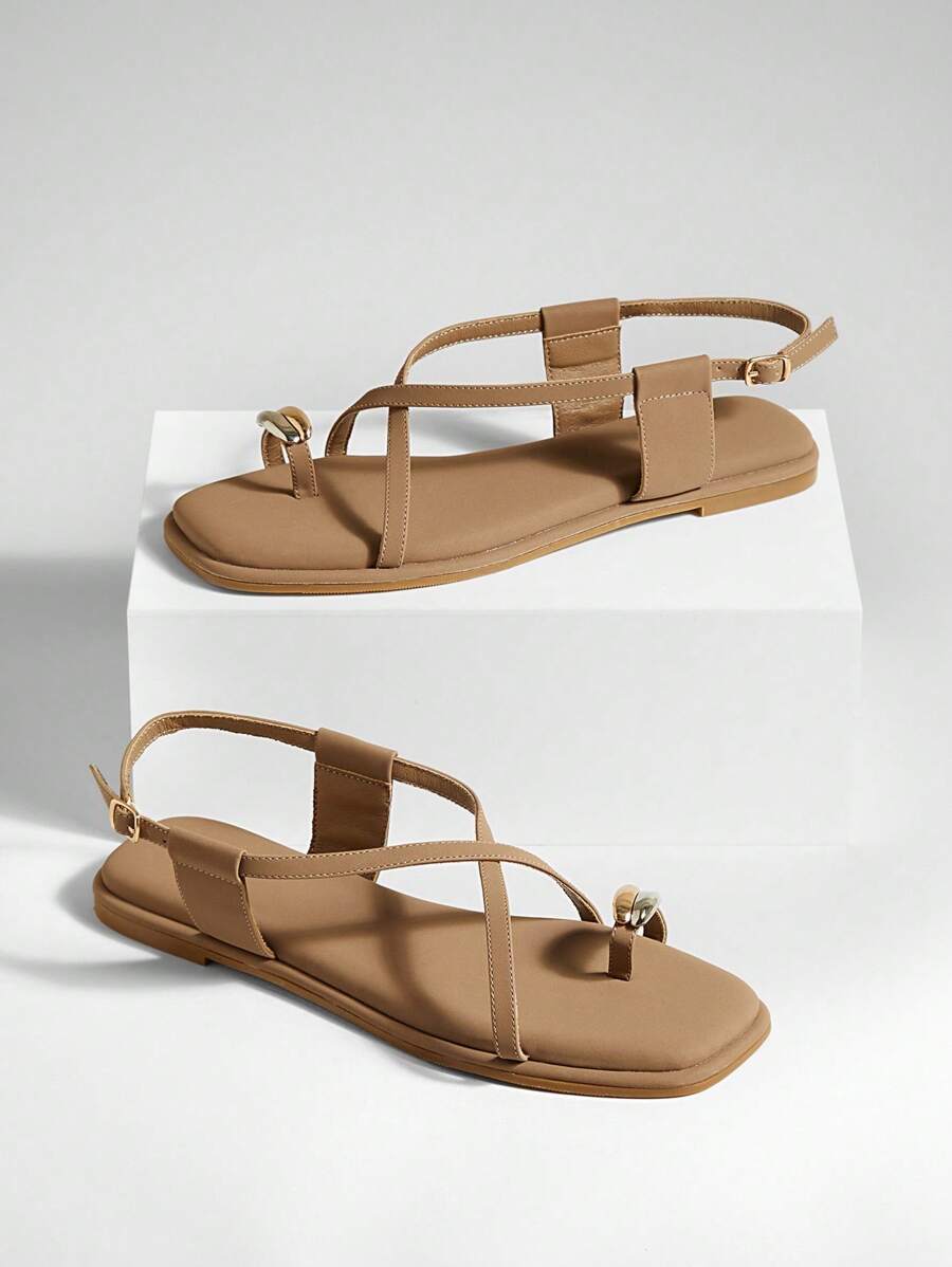 SHUZIA 女士时尚休闲方头系带人字凉鞋，镀金装饰 - 米色 - 查看 1