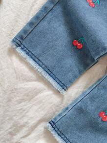 SHEIN Baby Mädchen 2 Stücke Set: Rotes Langarm-Top mit Rundhalsausschnitt und Waffel-Optik, kombiniert mit Denim-Hose mit blauem Kirsch-Muster, modischer pastoraler Stil, geeignet für Fotoshootings, Picknicks, den Alltag, Frühling und Herbst