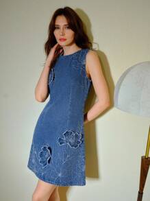 MOTF STUDIO EMBROIDERY FLORAL PATTERN RAW EDGE ZIPPER BACK SLEEVELESS DENIM DRESS