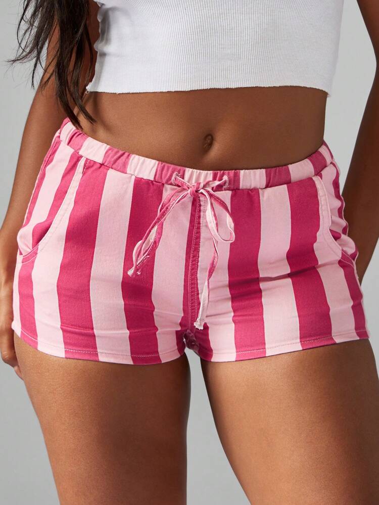 MISSGUIDED Casual Summer Festival Stripe Print Hot Pants Beach Mid Rise Cotton Shorts Club Party Lounge Wear Vacation Bottoms Daytime Holiday Essential
