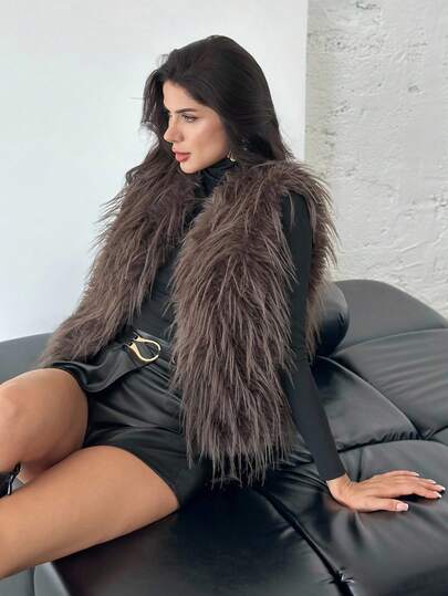 Firerie Women Elegant Fashionable Simple Elegant Atmospheric Casual Versatile Slouchy Style Autumn Vintage Fashionable Versatile Casual Sleeveless Brown Faux Fur Jacket ,Solid Color Hook Front Faux Fur Vest Jacket,Brown Fur Vest, Vintage Solid Faux Fur Coat Loose Casual Jacket Winter Thick Warm Outerwear ,Autumn Clothing, Halloween Clothes ,Autumn And Winter Essentials,Old Money,Halloween,Fall