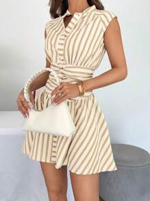 Siren Gaze 女式条纹V领单排扣褶裥休闲迷你连衣裙 - 卡其色 - 查看 2