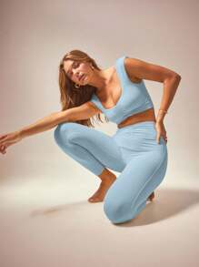 Aralina 女式纯色褶饰短款上衣和紧身裤套装