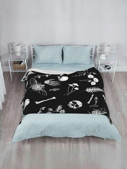 Kawaii 1pc One Flannel Printed Throw Blanket In A Dark Style. It Is Soft And Comfortable, Featuring A Skull Print Pattern. It Can Be Used As A Bed Cover, Sofa Cover, Outdoor Throw Blanket, Bedroom Blanket, Office Blanket, Or Student Blanket. It Also Creates A Festive Atmosphere And Makes A Great Festival Gift.