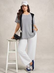 Zelara Plus Size Round Neck Striped Printed Short Sleeve Casual Everyday Fall T-Shirt Travel Airport Navycore - Black and White - View 3