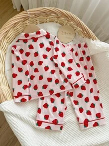 SHEIN 2 piezas Conjunto de pijama para bebé niña con Top de manga larga con estampado de fresa y pantalones sueltos - Rosa - Ver 2