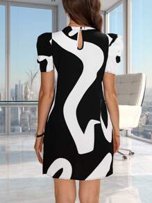 Editum 女式優雅黑白波紋印花寬鬆洋裝，配羊肉袖 - 黑與白 - 查看 2