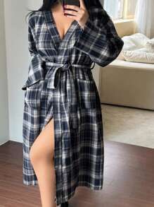 Dazy Plus Plaid Simple Loose Robe, Plus Size Sleepwear, For Fall & Winter, Cozy Outfits - Navy Blue - View 1