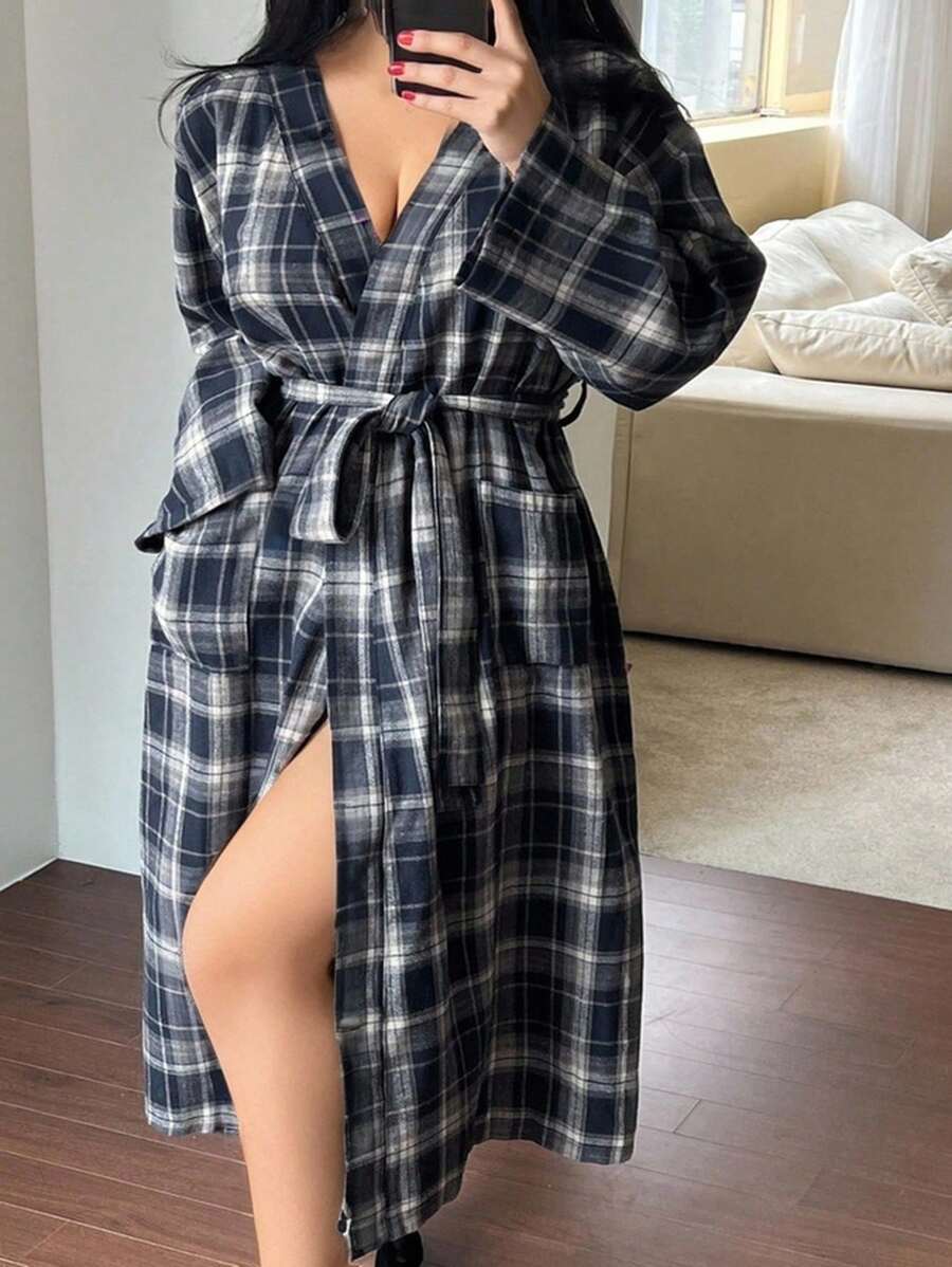 Dazy Plus Plaid Simple Loose Robe, Plus Size Sleepwear, For Fall & Winter, Cozy Outfits - Navy Blue - View 1