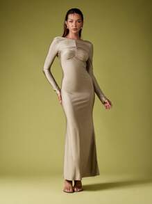 MISSGUIDED Elegancka sukienka maxi z odkrytymi plecami, z długim rękawem, dopasowana, wieczorowa, z odkrytymi plecami, dopasowana, na specjalne okazje, z ozdobnymi okuciami i długością do ziemi, zimowa sukienka - Kolor khaki - Zobacz 2