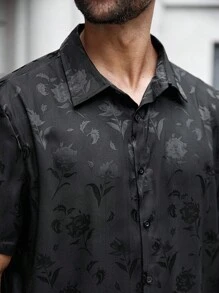 Manfinity Homme 男士两件套，短袖衬衫搭配宽松短裤，梭织面料，短款宽松衬衫，抽绳腰短裤，花卉印花，适合休闲、通勤、日常、度假、返校等多种场合，是送给男朋友或丈夫的绝佳礼物 - 黑色 - 查看 2