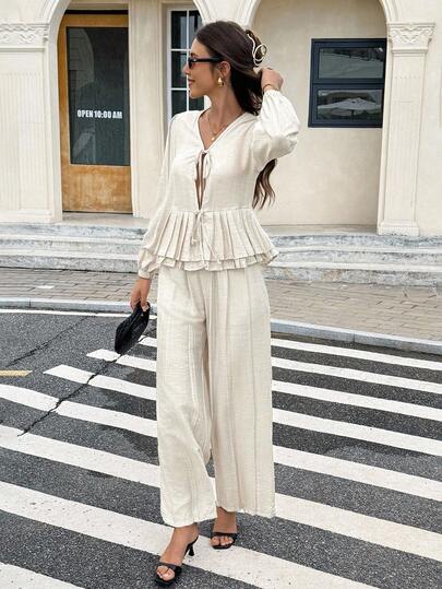 SHEIN Frenchy 两件套女士休闲/办公纯色蝴蝶结褶皱套装，奶油色褶皱系带衬衫和裤子套装，新款秋季腰部衬衫套装，优雅两件套，亚麻腰部衬衫，休闲套装，教师节，旅行，机场穿着，简约两件套，舒适两件套，冬季两件套，派对两件套，女士派对两件套，婚礼派对两件套，外出上衣，优雅女士两件套，时尚女士两件套，时尚优雅通勤套装