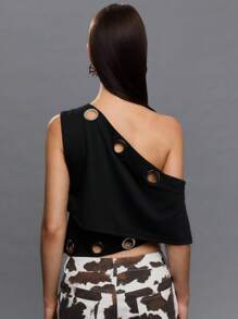 Nöista 单肩不对称上衣，饰有金属孔眼细节，短款设计。这款吸睛的派对上衣是女士的理想之选，完美搭配优雅的服装、圣诞节造型、新年派对以及时尚的夜间外出装扮。可轻松搭配修身长裤或半裙，打造摩登时尚的造型。 - 黑色 - 查看 2