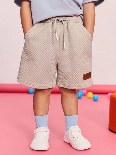 SHEIN Young Boy Casual Simple Comfortable Mid-Waist Woven Label Decor Shorts