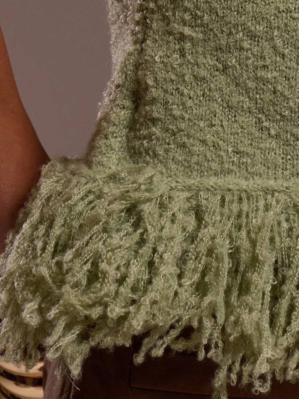 Green Knitted Fringe Hem Slash Neckline Fitted Top
