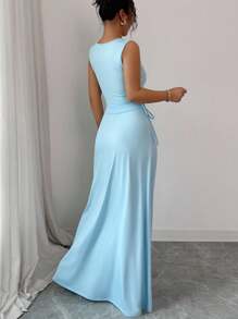 Elenzga Elegantes und schickes Sommer-Strick-Set in hellblau bestehend aus ärmelloser Rippbluse mit geraffter Taille und Bindegürtel sowie asymmetrischem A-Linien-Maxirock, figurbetontes 2-teiliges Set - Blau - Übersicht 2