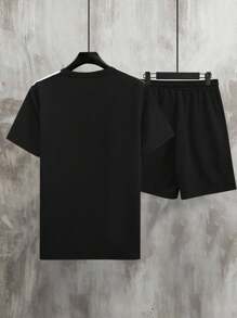 Manfinity Homme Men's Casual Street Graphic Print Contrast Side Seam Short Sleeve T-Shirt And Drawstring Waist Shorts Set, Summer - Black - View 2