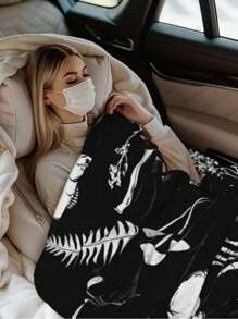 ROMWE Kawaii 1pc One Flannel Printed Throw Blanket In A Dark Style. It Is Soft And Comfortable, Featuring A Skull Print Pattern. It Can Be Used As A Bed Cover, Sofa Cover, Outdoor Throw Blanket, Bedroom Blanket, Office Blanket, Or Student Blanket. It Also Creates A Festive Atmosphere And Makes A Great Festival Gift. - Multicolor - View 6