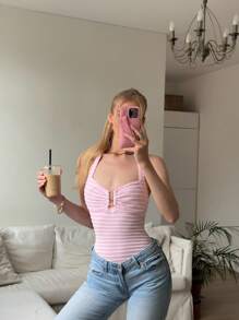 CovetEZ Body a rayas rosa para mujer con cuello halter y silueta favorecedora