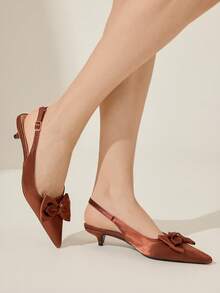 CUCCOO CHICEST Sandales à talons hauts en satin blanc à bout pointu avec nœud papillon, design romantique et élégant à talon bas. Convient pour les rendez-vous, le thé de l'après-midi, les courses en été