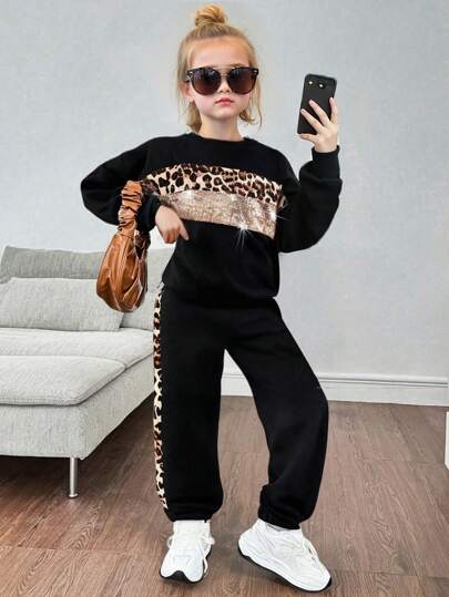 SHEIN 年轻女孩 2 件豹纹面板撞色亮片拼色宽松落肩运动衫和运动裤套装，适合圣诞节，非常适合秋冬季休闲和日常穿着以及日常上学。妈妈和女儿搭配。