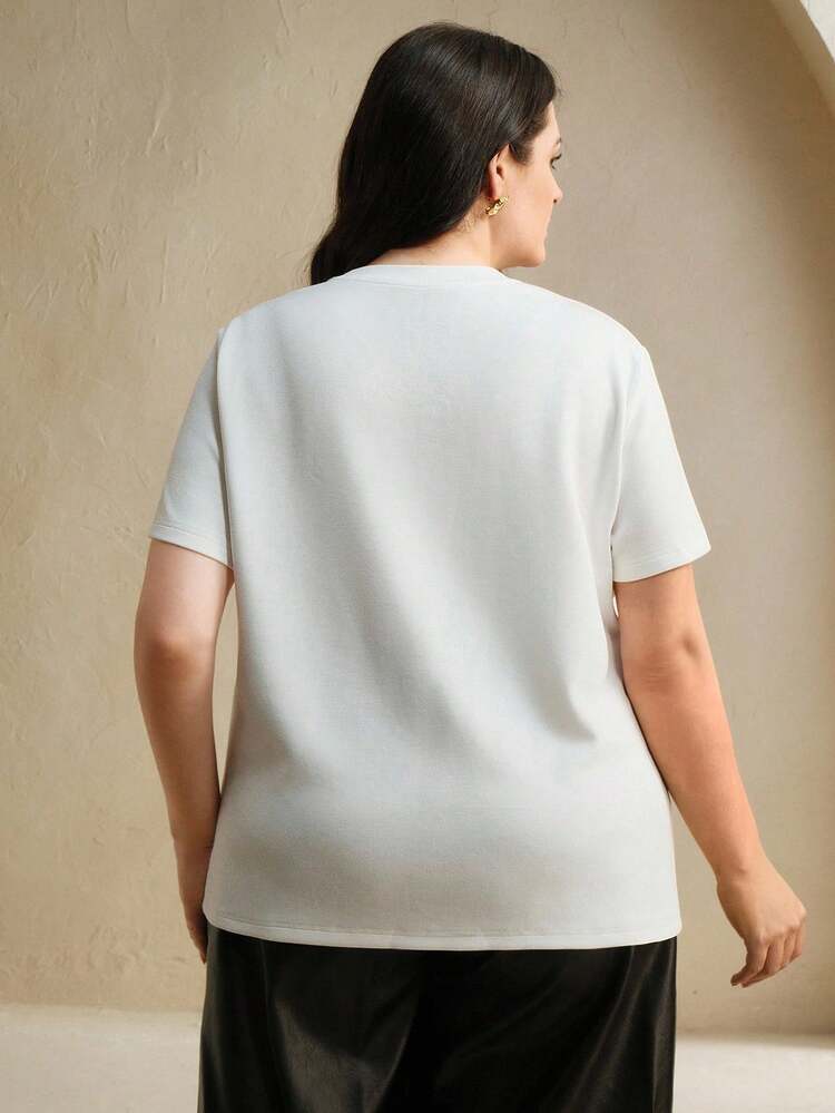 Plus Size Women Casual Elegant Heavy Embroidery Contrast Color Crew Neck Short Sleeve Loose T-Shirt