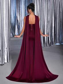 Glamrae 优雅奢华深栗红色缎面不对称领无袖褶皱长裙，高开衩荷叶边，性感正式晚礼服 - 酒紅色 - 查看 3