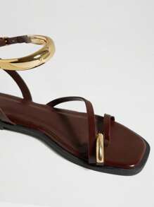 SHUZIA 女士方形镀金踝带环趾亮面巧克力色PU人字拖凉鞋|圣诞节沙滩夜店百搭单品 - 巧克力棕 - 查看 8
