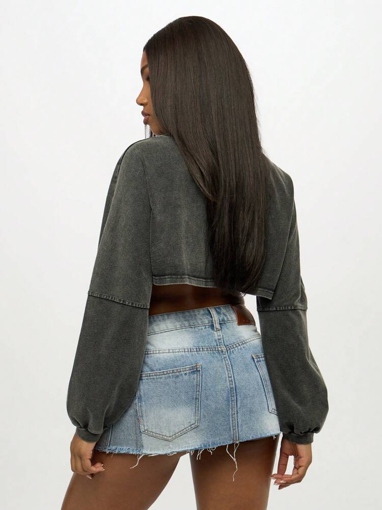 SUMWON WOMEN Minigonna in denim decostruita con dettagli a catena e ciondolo