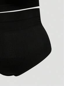 SHAPORA مجموعة ملابس داخلية مشكلة للجسم بحجم كبير، شورت قصير مفتوح، وسترة علوية بدون أكمام - الأسود - مشاهدة 7