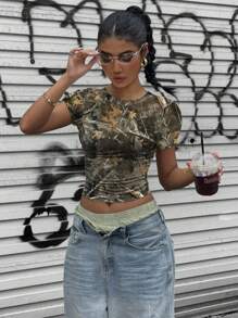 SHEIN EZwear Vintage Retro Street Withered Branch Camouflage Full-Print Fitted Cropped T-Shirt, Summer Back To School