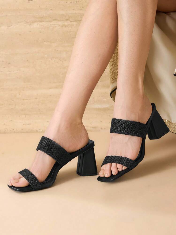 STRAP HEEL HEIGHT SQUARE TOE SANDALS