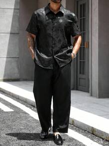 Manfinity Homme 男士两件套，短袖衬衫搭配宽松短裤，梭织面料，短款宽松衬衫，抽绳腰短裤，花卉印花，适合休闲、通勤、日常、度假、返校等多种场合，是送给男朋友或丈夫的绝佳礼物 - 黑色 - 查看 1