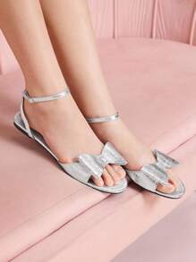 CUCCOO DOLLMOD Sandales plates à bout rond pour femmes, motif papillon en métal argenté, à la mode, idéales pour l'été, la plage et les vacances