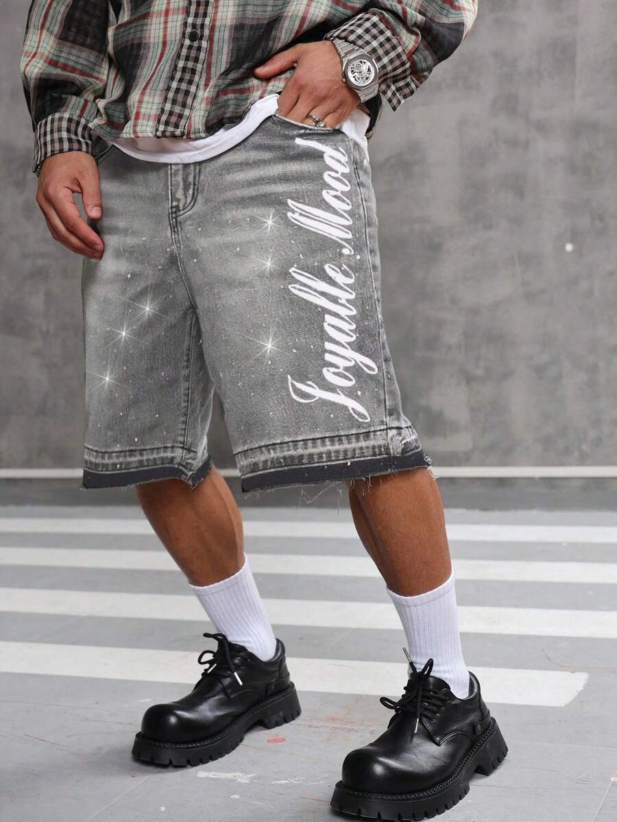 Manfinity EMRG Herren Buchstaben Muster Tasche Locker Weites Bein Verkürzte Jeans Shorts Herren Grafik Jean Shorts Herren Graue Jeans Shorts - Grau - Übersicht 1