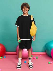 SHEIN Set tricou și pantaloni scurți cu guler rotund, lejer, casual, minimalist, confortabil, pentru băieți preadolescenti - Negru - Vizualizare 1