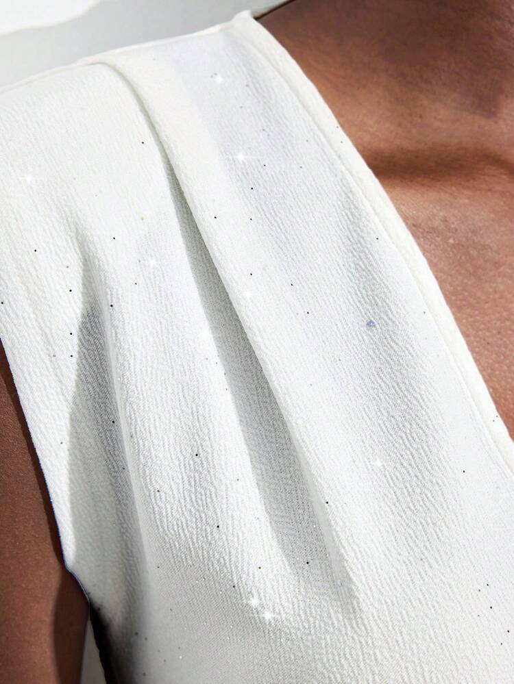 SHEIN Maija Robe de soirée pour femmes en tissu texturé ivoire pailleté, polyvalente, mode urbaine moderne. Décolleté en V profond, larges épaules, plissé à l'avant, fermeture éclair cachée à l'arrière. Tenue de bureau décontractée, élégante et vintage pour citadine. Idéale pour les sorties, les fêtes et les vacances.