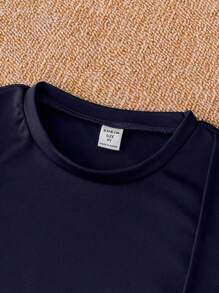 2 件套男童休闲日常运动宽松圆领短袖纯色 T 恤，带英文字母图案和松紧腰宽松裤，返校装