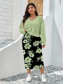 SHEIN LUNE Plus Size Women Floral Print V-Neck Short Sweatshirt & Dress 2 Pieces Set, Casual For Autumn/Winter,Holiday Outfits