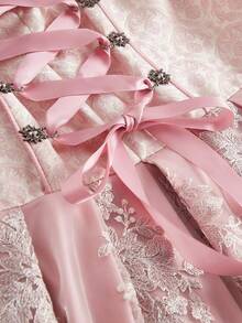 SHEIN Frenchy 女式复古刺绣网眼撞色无袖连衣裙，啤酒节粉色 Dirndl 连衣裙搭配蕾丝围裙和衬衫，女式优雅蕾丝拼接十字交叉系带度假连衣裙，女式复古刺绣网眼撞色无袖连衣裙，女式复古 V 领系带束腰连衣裙，女式撞色蕾丝短袖方领腰带全身印花甜美荷叶边下摆连衣裙，啤酒节 Dirndl，啤酒节 Tracht，啤酒节 Wiesn Bierfest Dirndl，Dirndl 连衣裙，啤酒节连衣裙，德国连衣裙，传统德国连衣裙，巴伐利亚连衣裙，啤酒节派对连衣裙，梭织无袖束腰短裙，节日庆典服装，Dirndl，Dirndl Kleid Pink/Dirndl Kleid Rosa，Dirndl XL - 粉色 - 查看 12