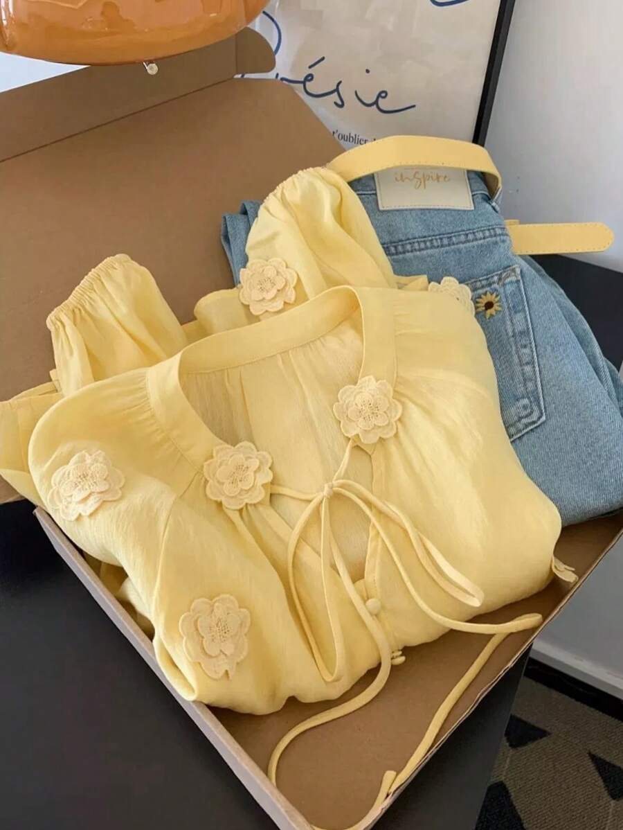 SHEIN Frenchy 女式纯色 3D 花卉装饰领结长袖衬衫 - 黃色 - 查看 1