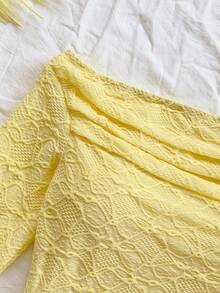 Soleia Damen Urlaubs-Minikleid aus strukturiertem Strickstoff mit Rüschen, Off-Shoulder und ausgestellten Ärmeln, figurbetont, Boho, romantischer Blumenmuster, Urlaub, Blumen Muster