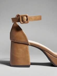 SHUZIA #GalaCore 女式踝带方头粗跟亮面 PU 深橄榄色厚底凉鞋 - 优质构造、厚实、别致、舒适且百搭