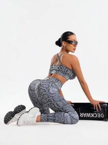 SHEIN Sports 2 件套蛇皮印花吊带背心和高腰塑身紧身裤运动服健身女士套装 - 黑與白 - 查看 3