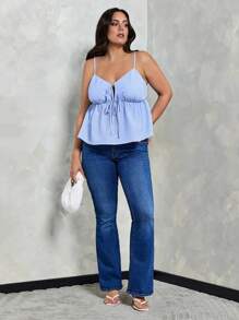 SHEIN Tall CURVE Conjuntos de verano para mujer de talla grande 2025: Top de tirantes azul con nudo delantero y lazo - y blusas informales de verano tipo baby doll - Azul - Ver 4