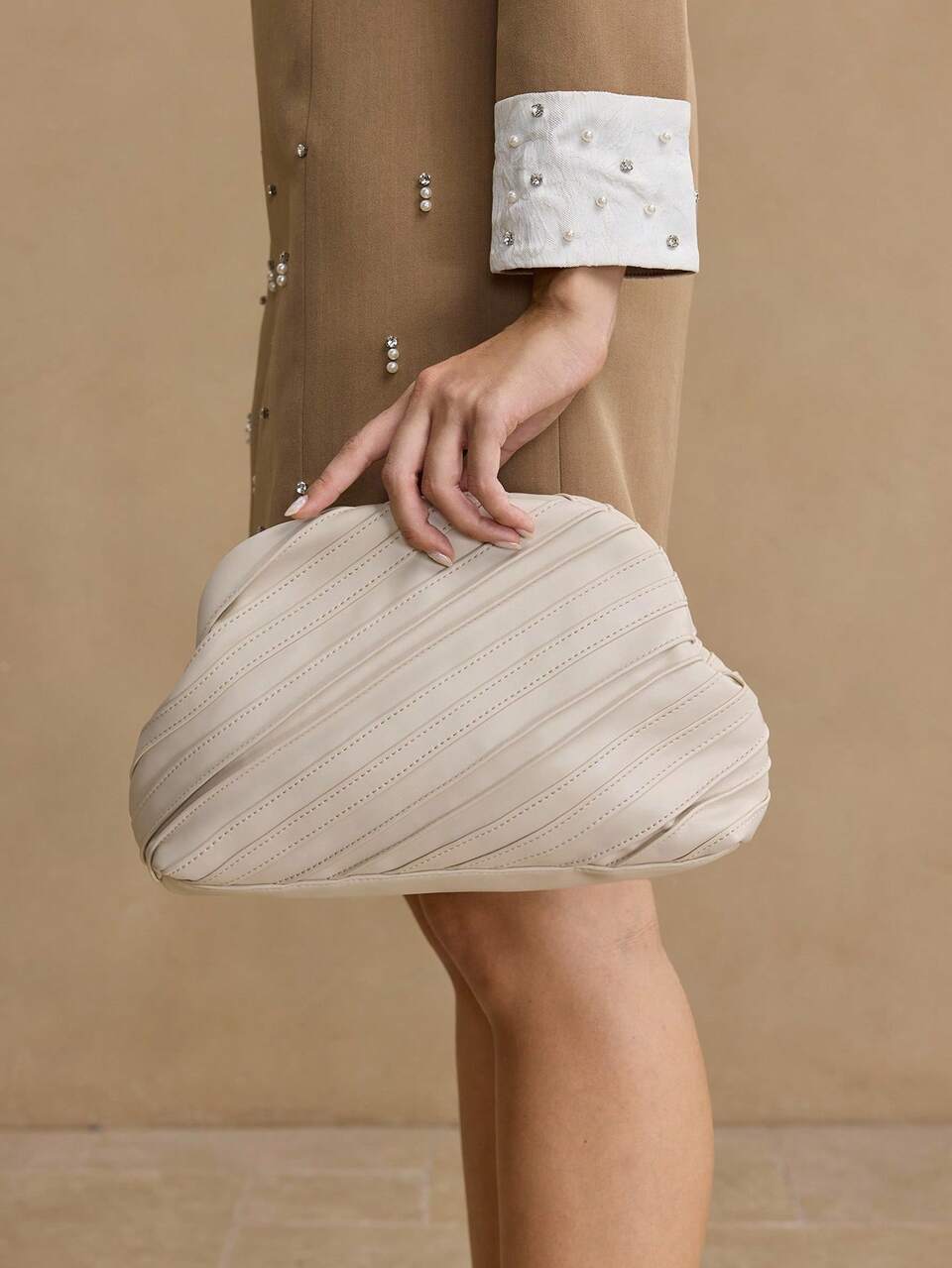 WOMEN'S FASHIONABLE PLEATED SOLID COLOR CLUTCH BAG, SUITABLE FOR WORK