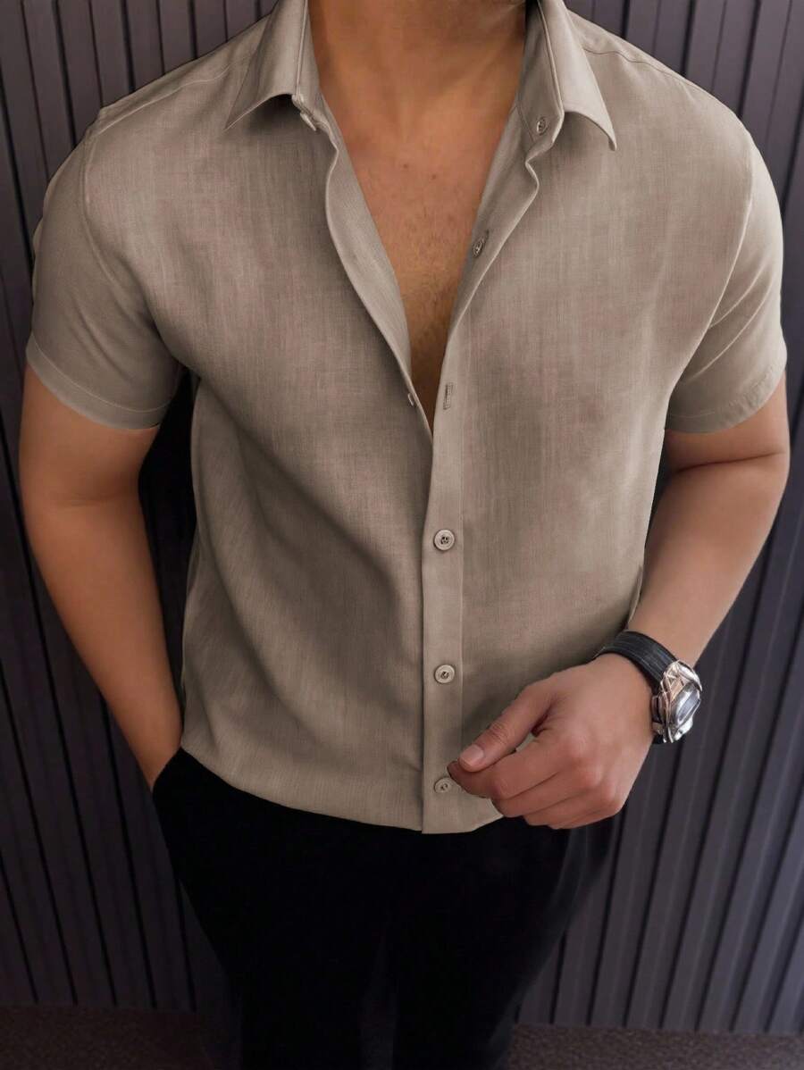 SHEIN Manfinity Dauomo 男士休闲时尚纯色短袖衬衫,适合日常通勤 - 棕色 - 查看 1