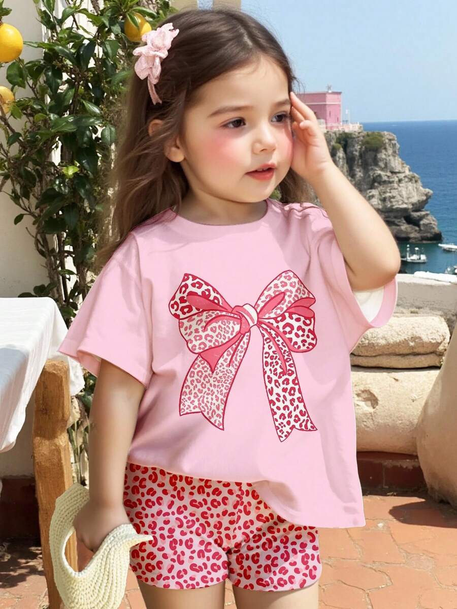 SHEIN 两件套可爱甜美粉色豹纹蝴蝶结印花芭蕾舞风格少女休闲简约短袖短裤套装，适合夏季、休闲夏日、度假风、返校季，2000年代风格，Y2K女孩蝴蝶结衬衫女孩豹纹印花服装套装女孩夏季套装少女服装夏季 - 彩色 - 查看 1