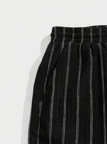 Manfinity EZcore 男士条纹抽绳腰口袋宽松短裤